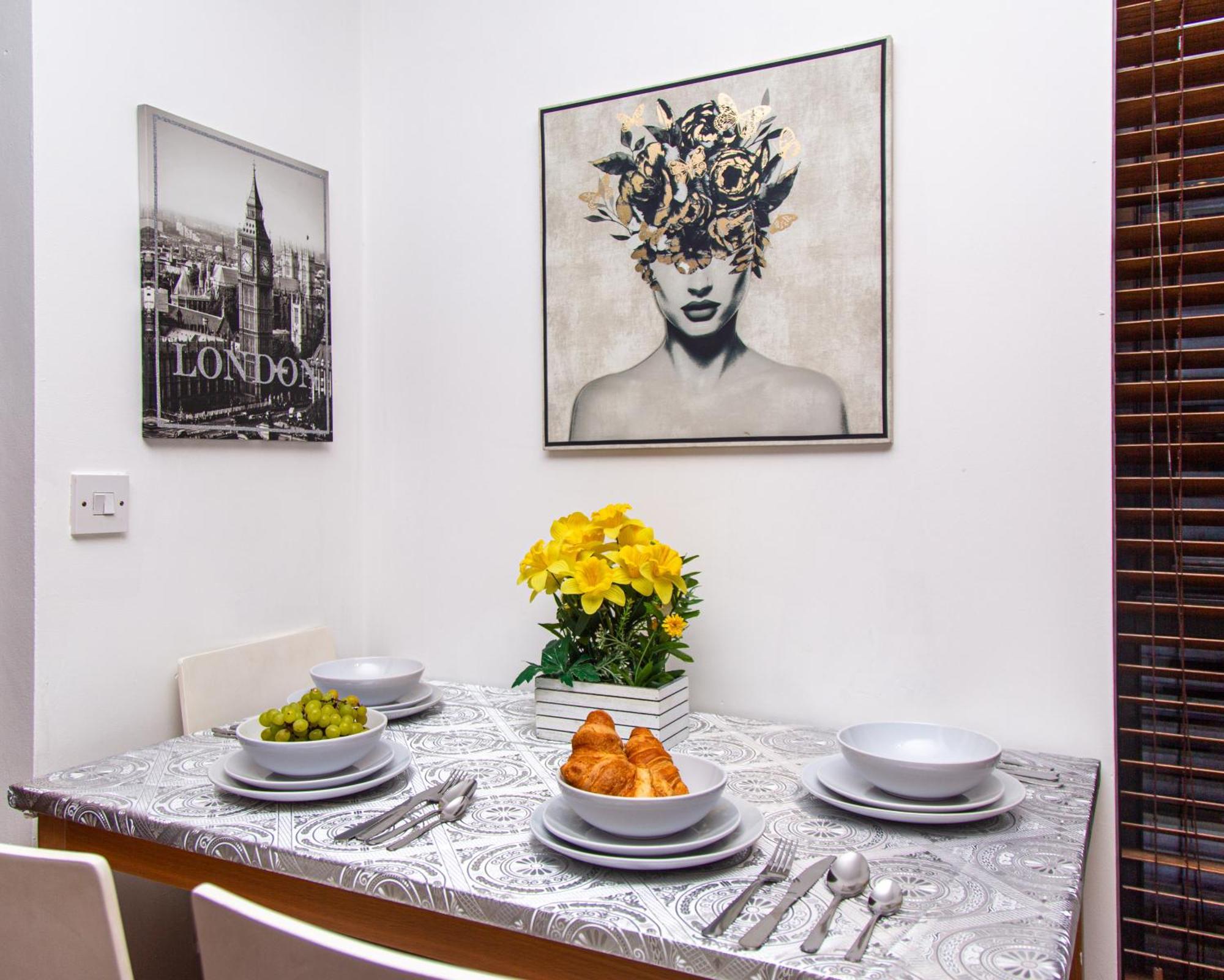 Luxury 3 King Bed Quayside Apartment